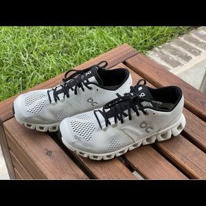 On Cloud X Women's Size 7,5 White Black Swiss Running Shoes Sneakers